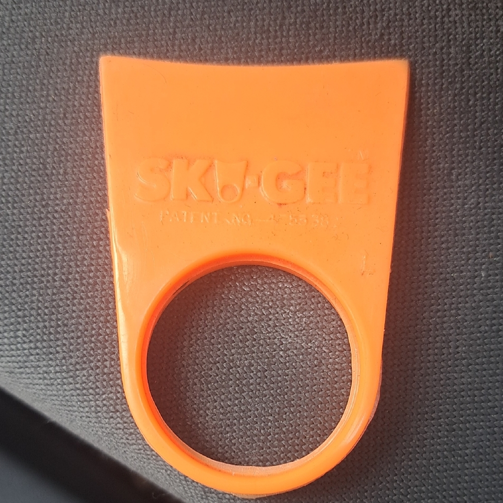 SKI-GEE Orange Ski Goggle Wiper